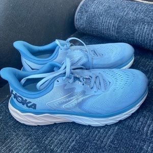 Hoka One One W Arahi 5